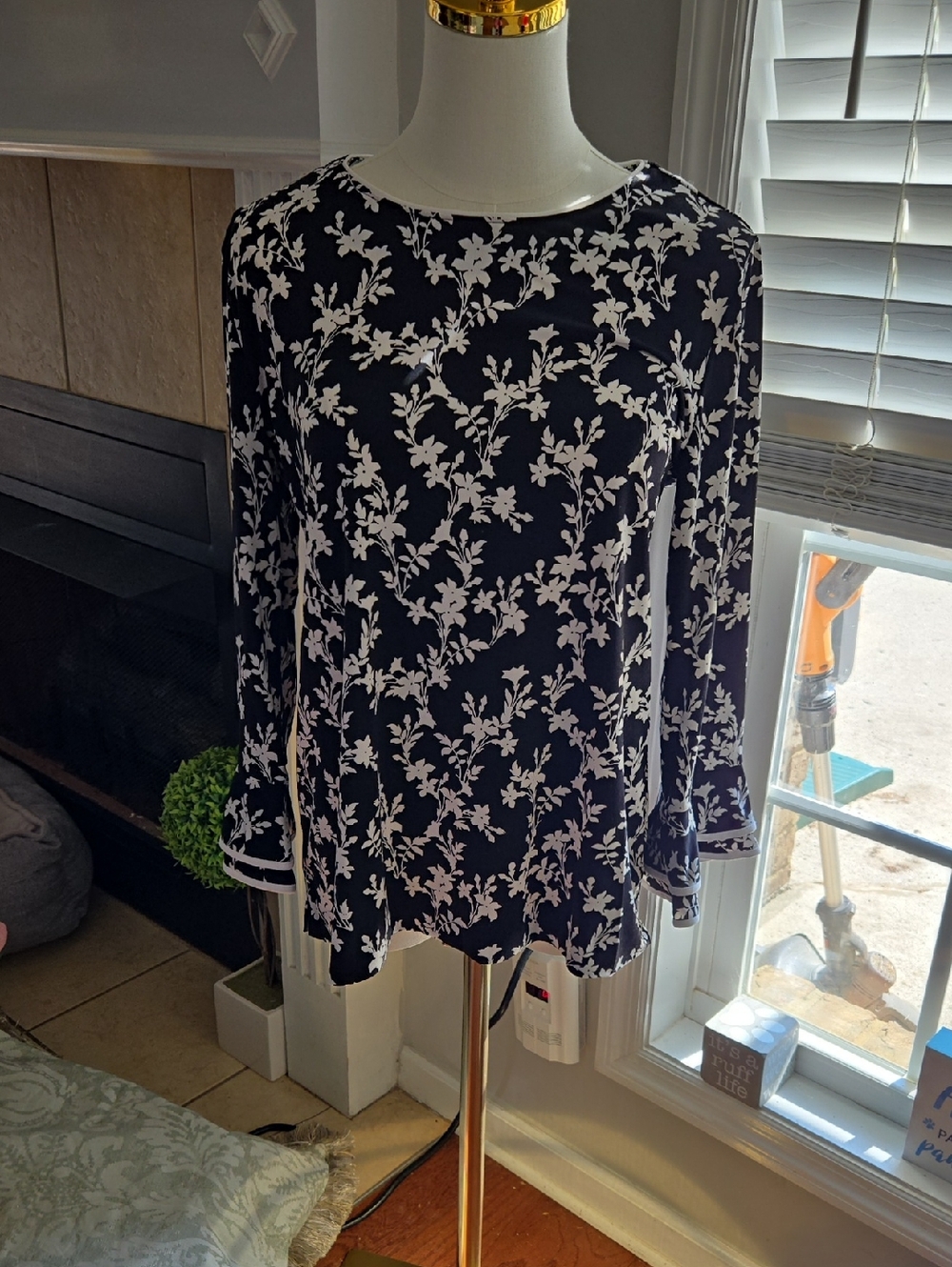 Karl Lagerfeld Black Floral Print Long-Sleeve Blouse
